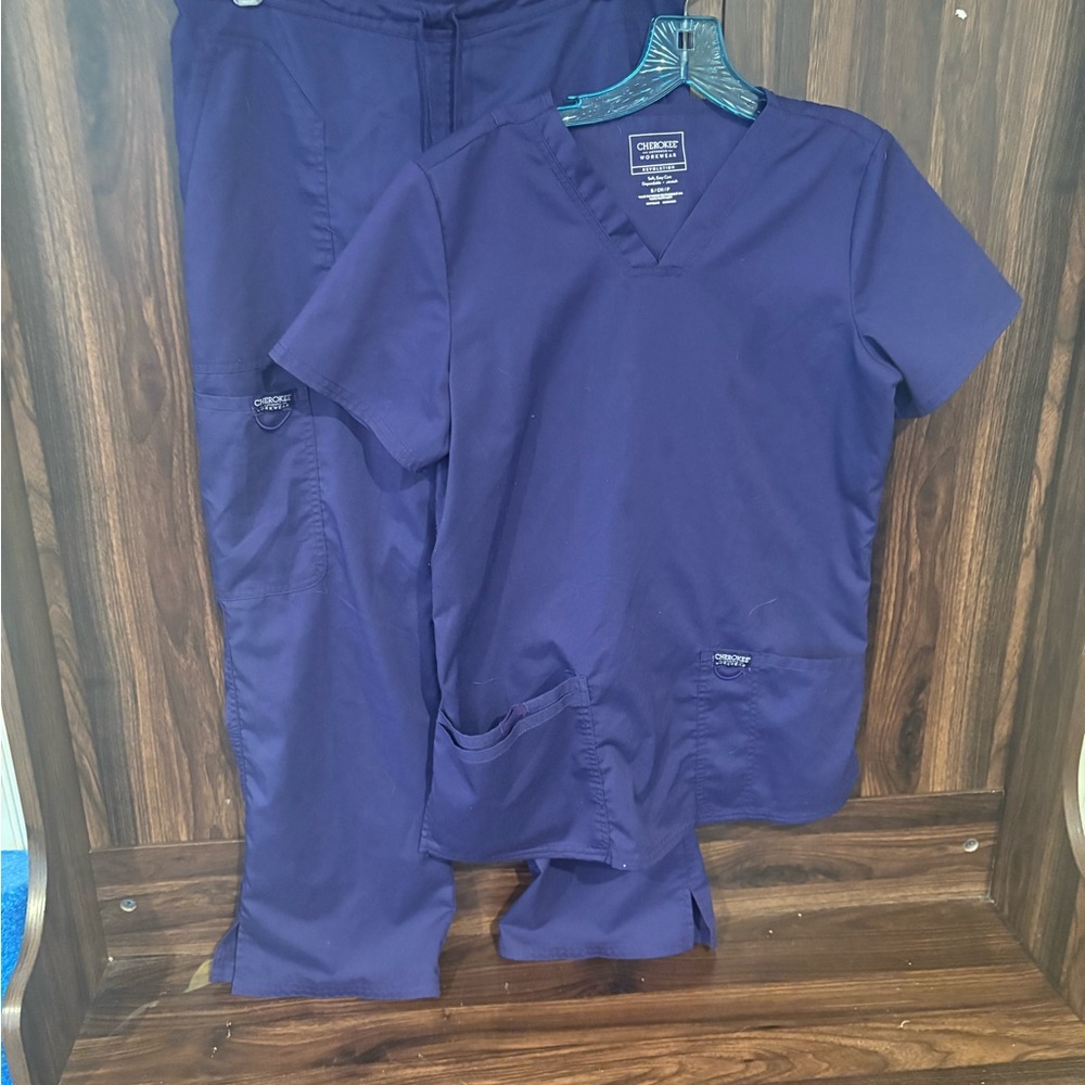 Cherokee workwear Women's purple Scrub Set. Good condition.